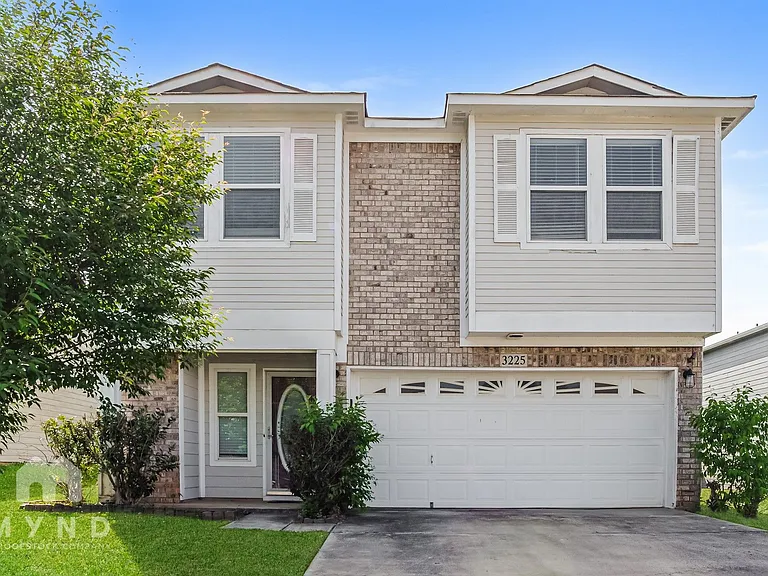 3225 Lakeland Dr — Photo 1