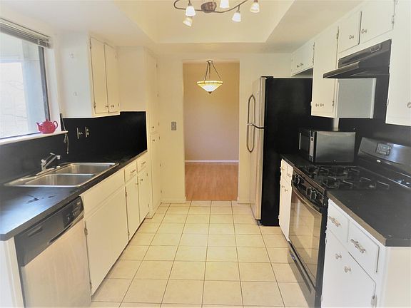 4th image of 8115 Brettonwoods Ln