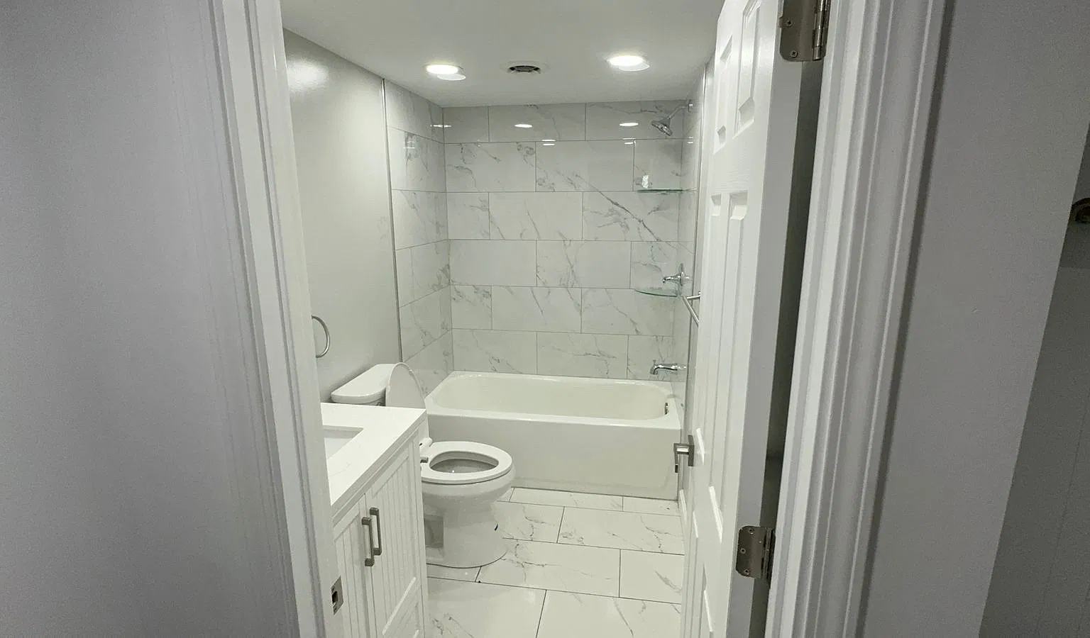 3 bed, 1200 sqft, $2,100 — Photo 4