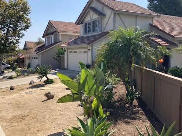 1951 Willow Ridge Dr, Vista, CA 92081