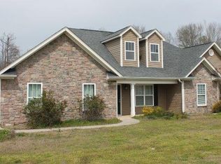 696 N Peppercorn Ln, Rossville, GA 30741