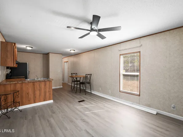 1745 Jasperstone Cir, Beaufort, SC 29906