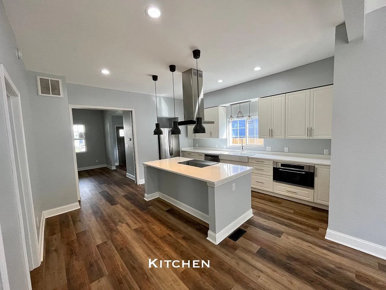 2 bed, 1077 sqft, $1,800 — Photo 4