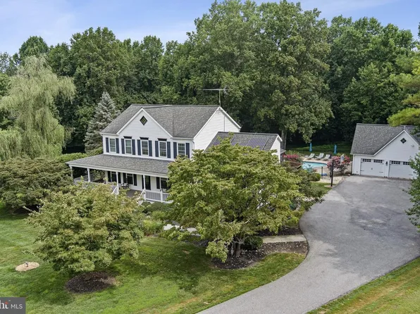 925 Sunset Valley Dr, Sykesville, MD 21784