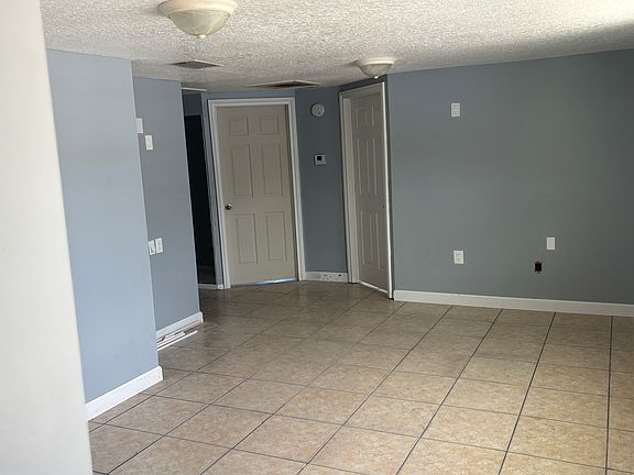 4th image of 5205 E 17th Ave