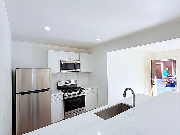 4th image of 1625 Laguna St APT 3