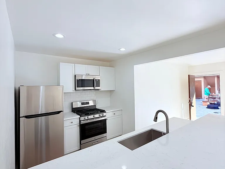 1625 Laguna St #3 — Photo 4