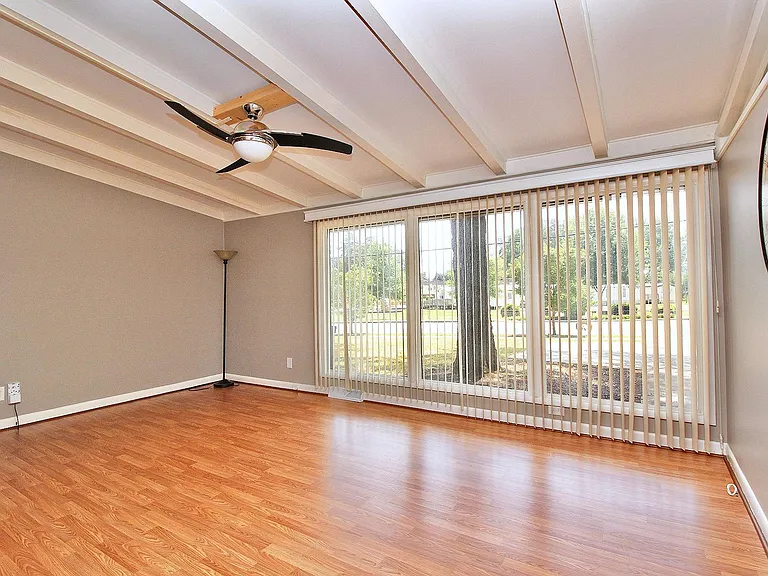 401 Scaleybark Rd — Photo 5