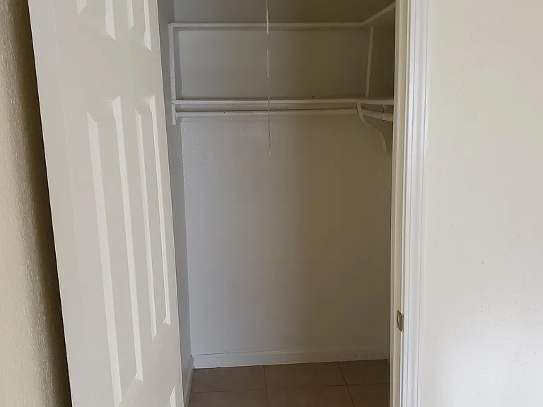 613 Maple St #4 — Photo 10