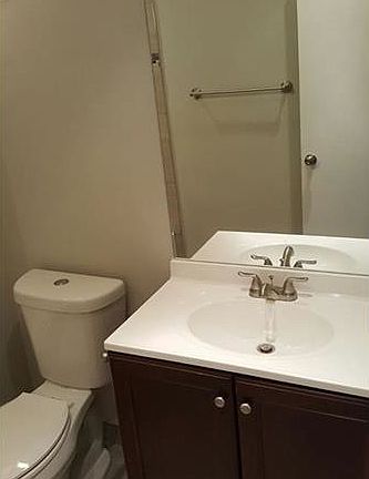 4th image of 7925 Fairview Dr #2