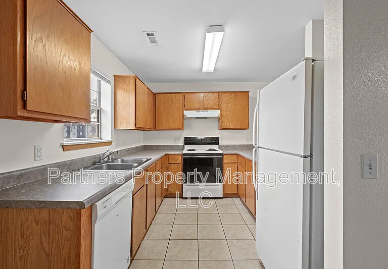 858 S Curtis Ave #1 — Photo 6