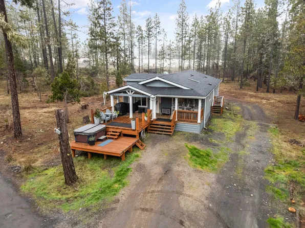 124 Buck Canyon Rd, Cave Junction, OR 97523