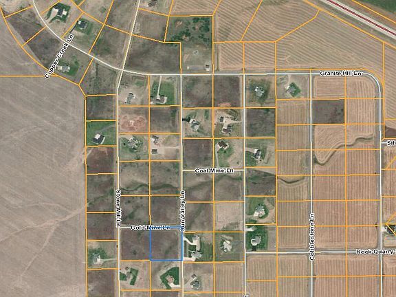 4th image of 8 Gold Mine Ln