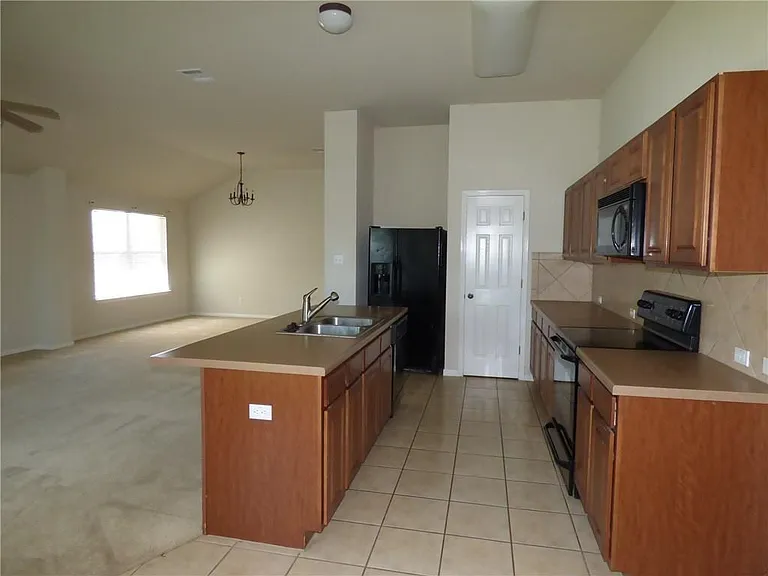 1600 Melissa Oaks Ln — Photo 10