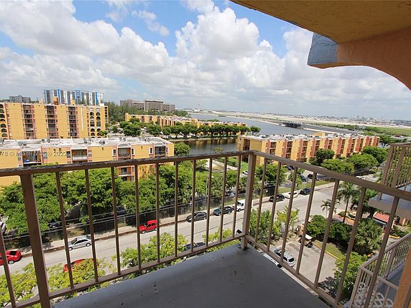 3rd image of 801 NW 47th Ave APT 908W
