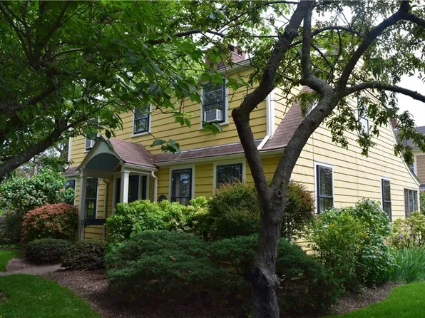 150 Fowler Ave, Pawtucket, RI 02860