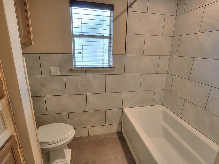 7714 Odessa Dr — Photo 30