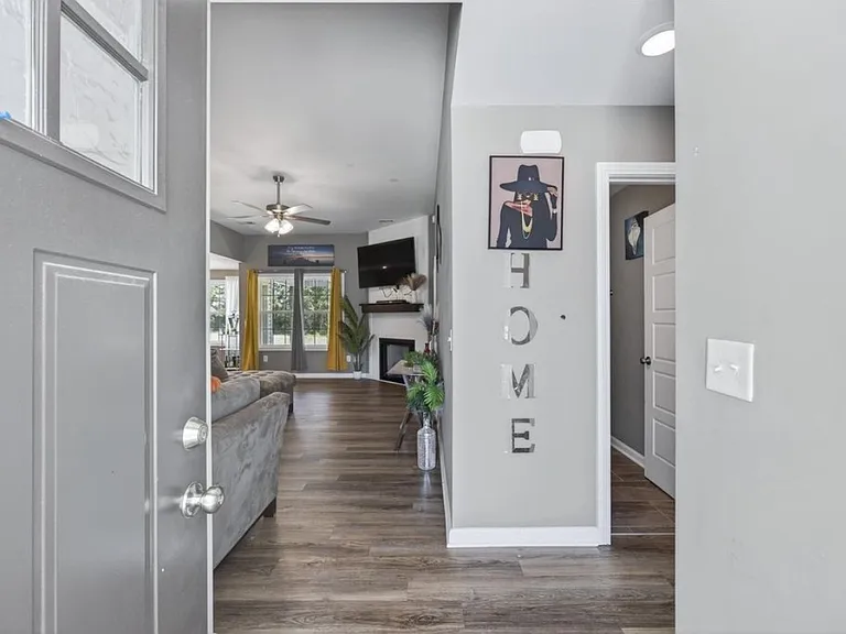 1469 Fredrick Dr — Photo 3