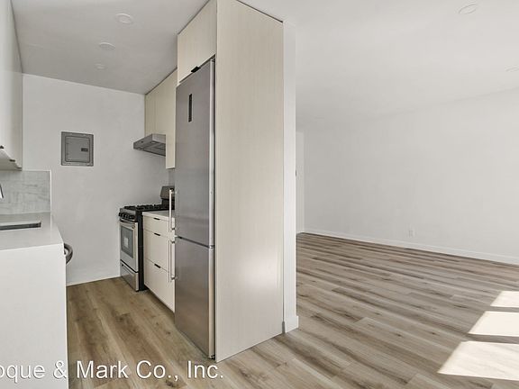 3rd image of 300 California Ave #32