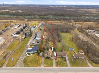 8356 Oakwood Dr, Niagara Falls, ON L2G 0J1