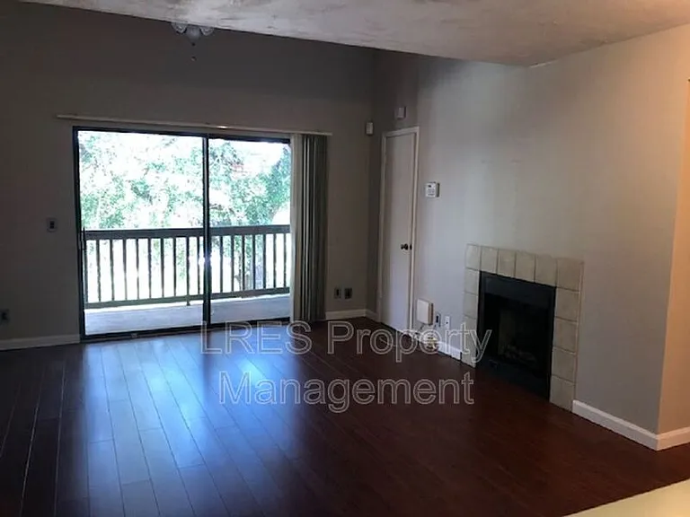 465 Forestway Cir #1 — Photo 3