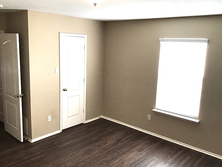129 Hanover St — Photo 23