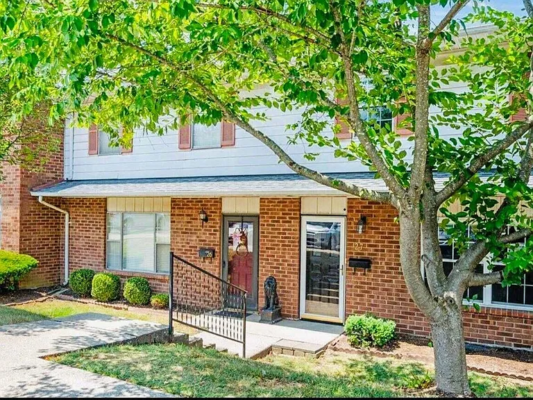 3500 Warwick Dr #27 — Photo 21