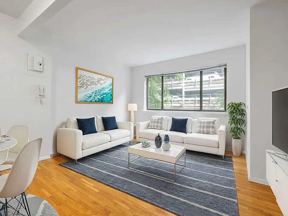 337 W 30th St #8C