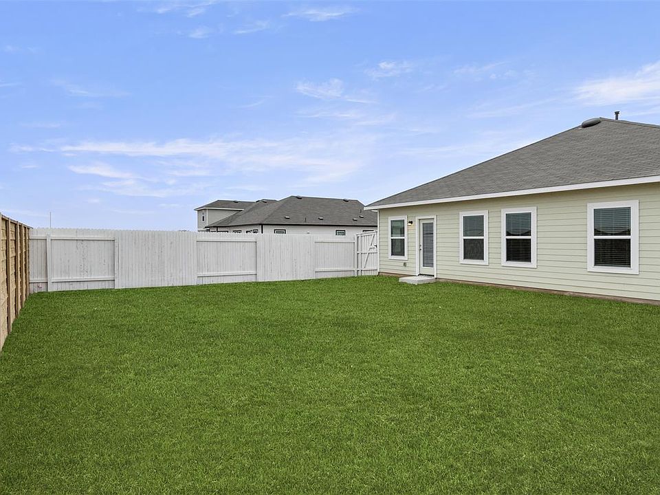 1st image of 331 Hortus Dr