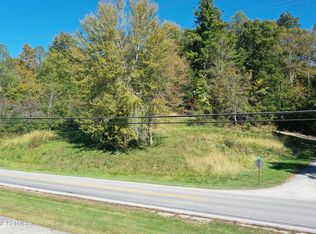 103 Shelton Ln, Oneida, TN 37841