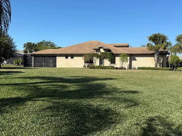 7579 Jacaranda Ln, Naples, FL 34114