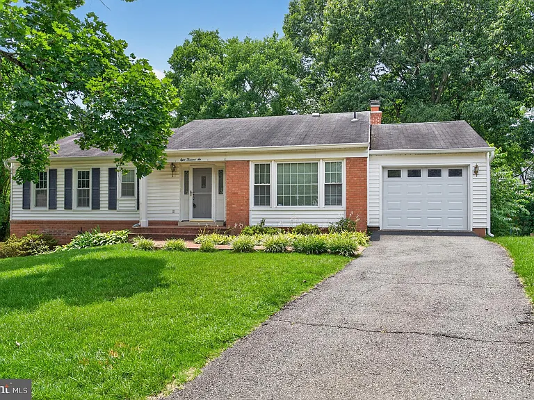 8006 Lady Lewis Ct — Photo 2