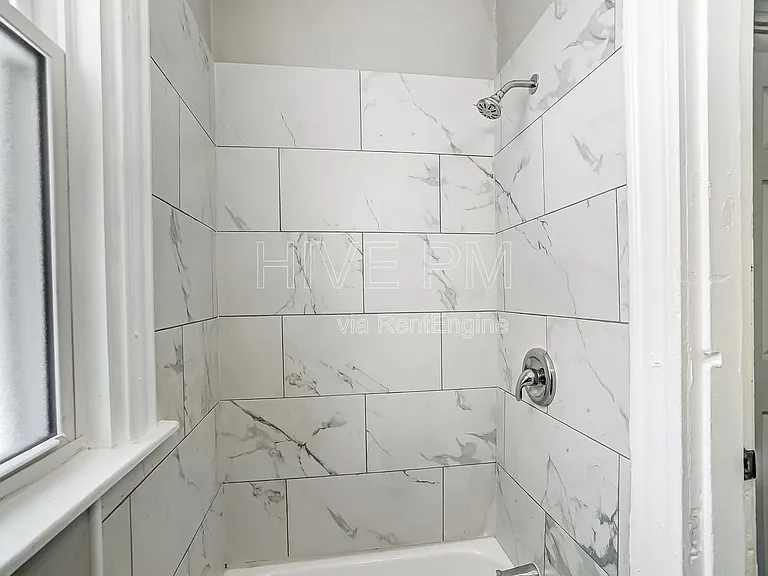1758 Brewster Ave — Photo 16