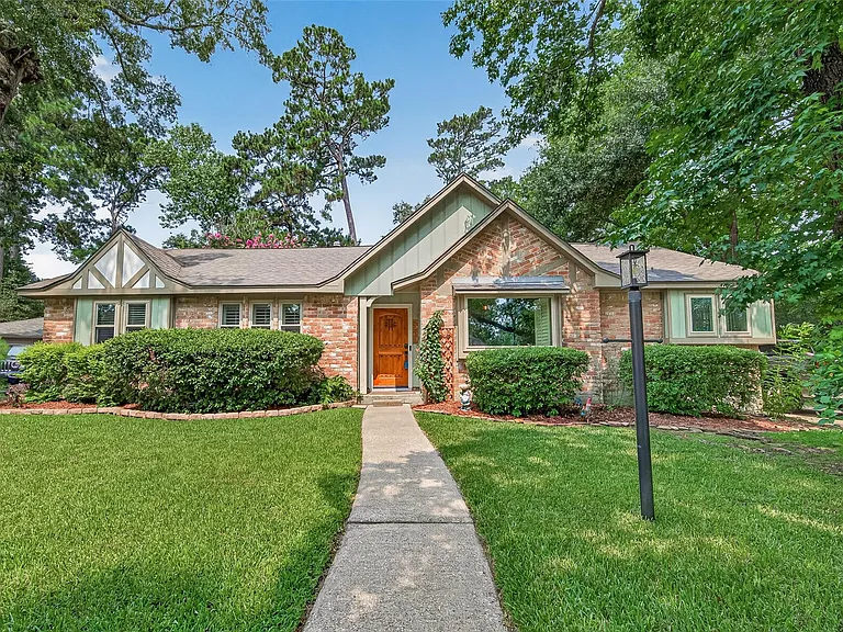 23011 Fox Hunt Dr — Photo 2