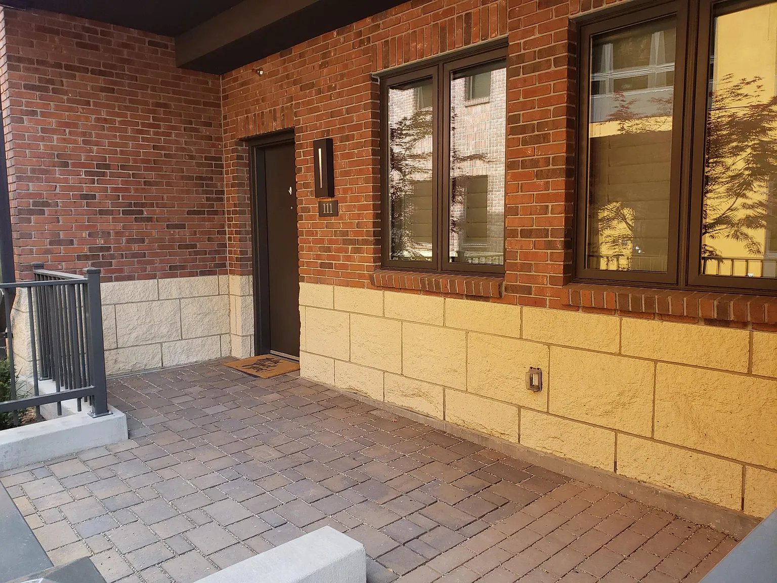 1 bed, 1.5 bath, 689 sqft, $1,800 — Photo 2