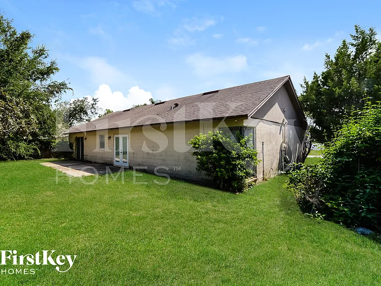649 Nardello Dr — Photo 15