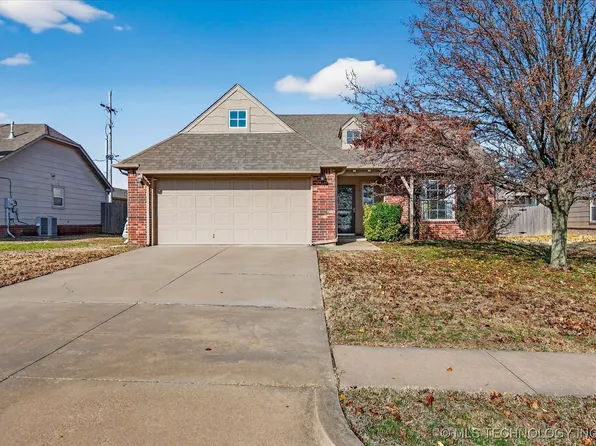 3214 Debbie Ln, Bartlesville, OK 74006