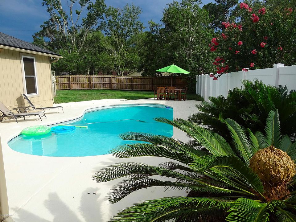 1st image of 12668 Steeplechase Ln
