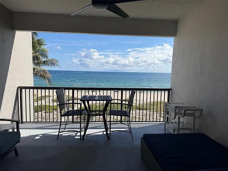 520 N Ocean Blvd #13 — Photo 1