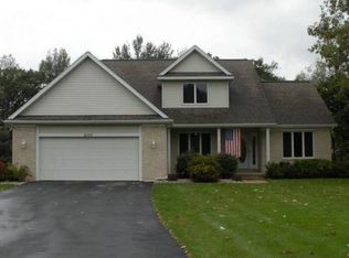 6451 Red Fox Ln, Perry, MI 48872