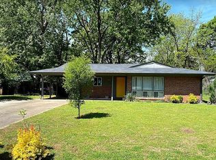 909 Woodall Ln NW, Huntsville, AL 35816