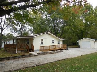 634 N Oakland Ave, Bolivar, MO 65613