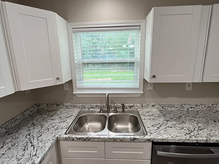8438 Maddox Ave — Photo 8