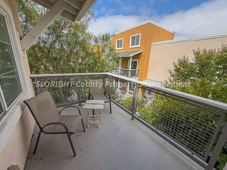 941 Humbert Ave — Photo 11