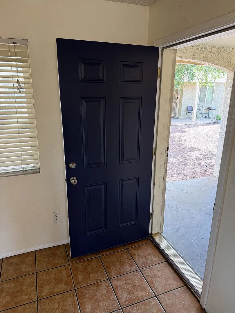 1336 E Mountain View Rd — Photo 3