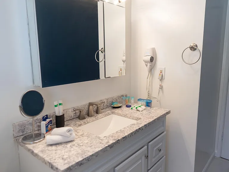 1406 W Roberta Ave — Photo 48