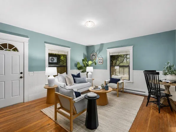 8106 8th Avenue NW, Seattle, WA 98117