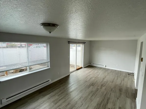 1402 Rain Dance Dr, Rock Springs, WY 82901