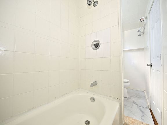 5th image of 134A N 7th Ave APT 2