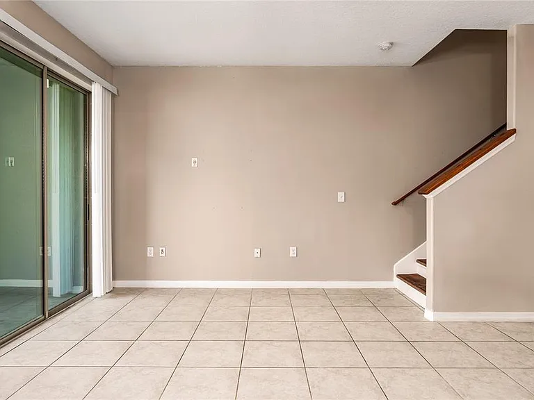 724 Royal Empress Dr — Photo 15